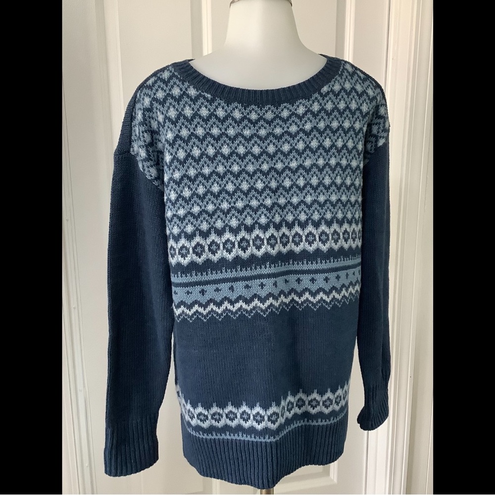 Chaps men’s Blue Patterned Sweater size medium NWT